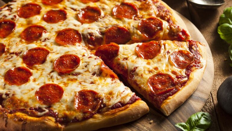 Pizza Hut lanza nuevo menú para atraer a consumidores más jóvenes