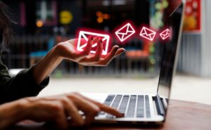 ¿Quieres promocionar tu negocio mediante el Email Marketing? Existen diversas plataformas que ofrecen este servicio, como
