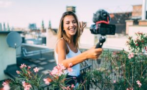 Contratar Influencers: La Estrategia Infalible para Conquistar Nuevos Mercados y Expandir tu Audiencia