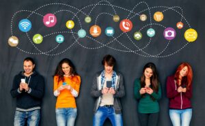 De Six Degrees a TikTok: Un Viaje a Través de la evolución de las Redes Sociales